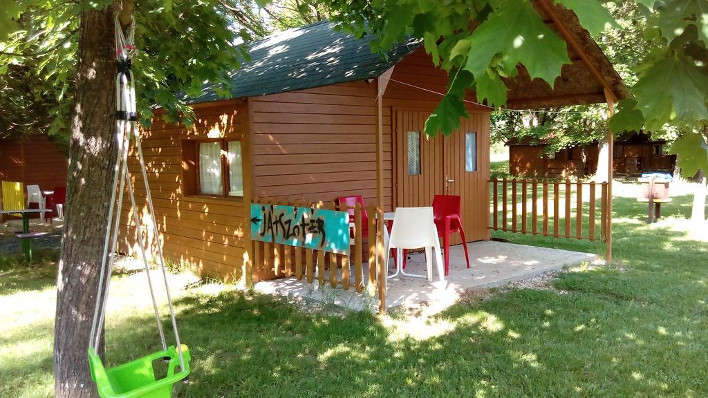 Goecsej Voelgye Kemping Kustánszeg Exterior foto