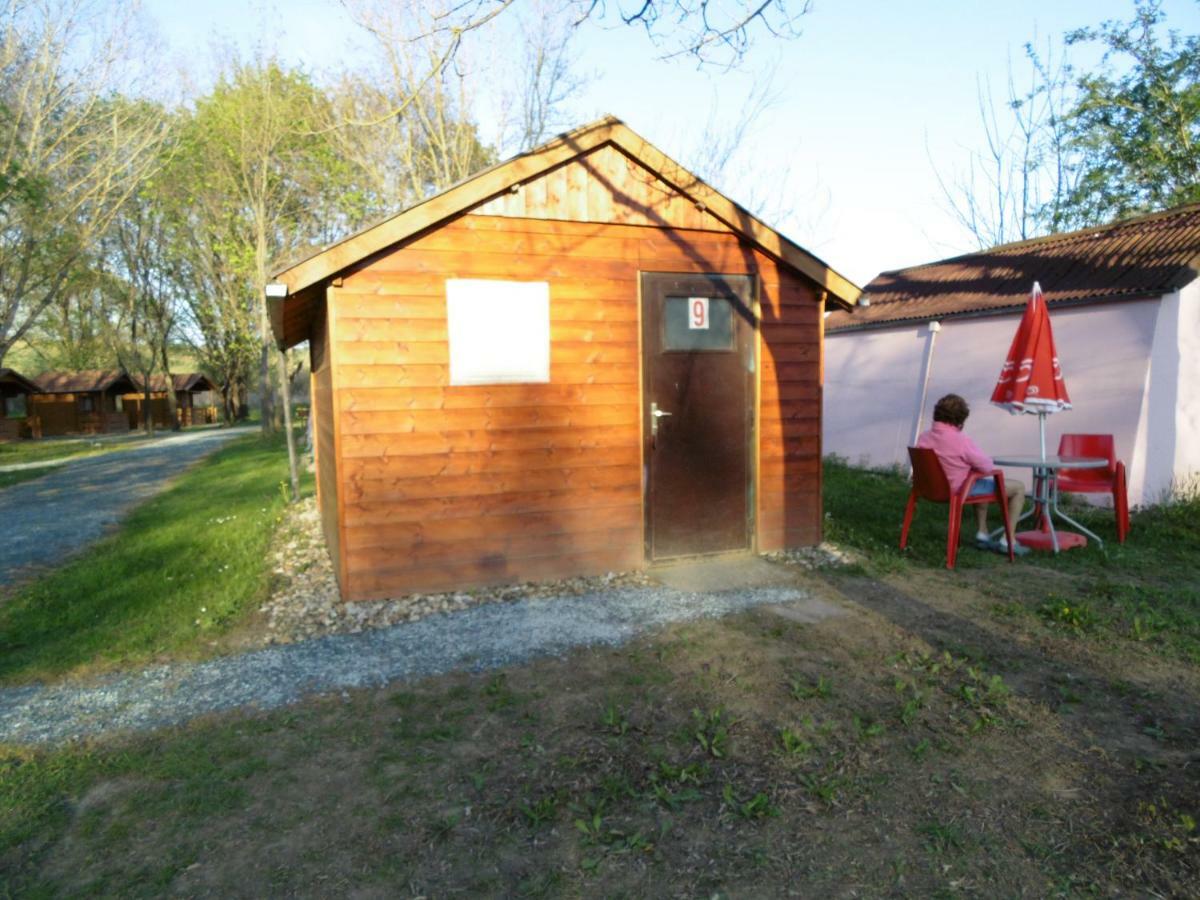 Goecsej Voelgye Kemping Kustánszeg Exterior foto